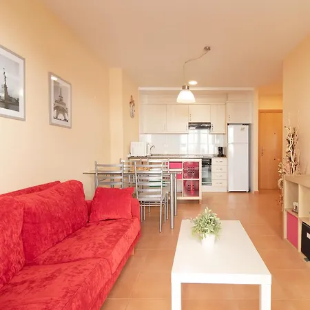 Global Properties, Practico En La Playa De Canet *